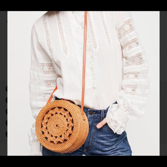 Free People Handbags - Free People NAtural Tan Wicker Round Crossbody Bag